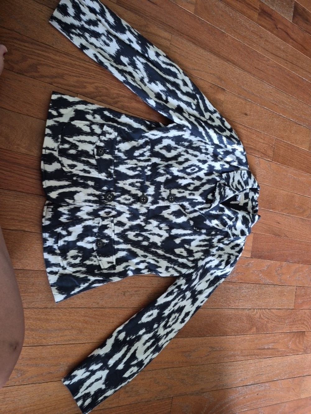 Chincos Blue and White Patterned Button-Front Jacket Size 0